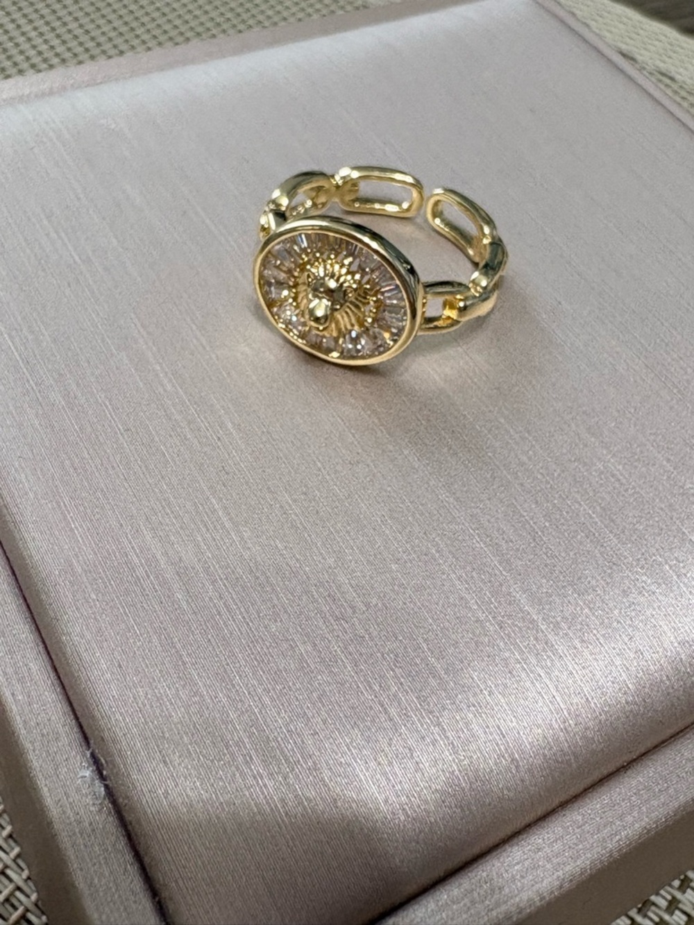 Gold Lion Medallion Chain Link Ring - Women's Jewelry